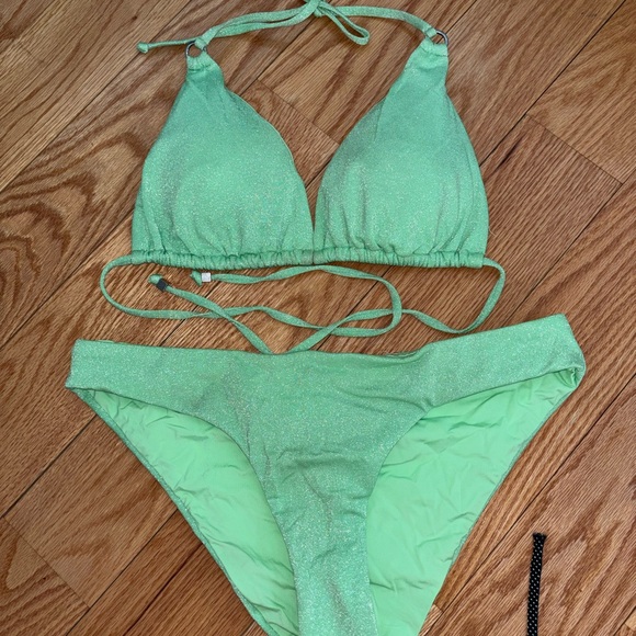 Shimmery Green Triangle Bikini Set - Picture 3 of 9